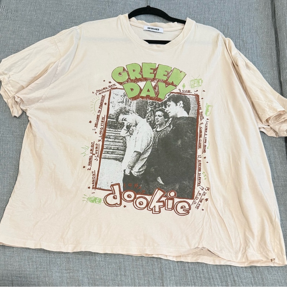 Daydreamer Green Day Tee